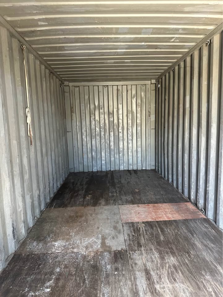 20FT USED SHIPPING CONTAINERS FOR SALE - Image 4