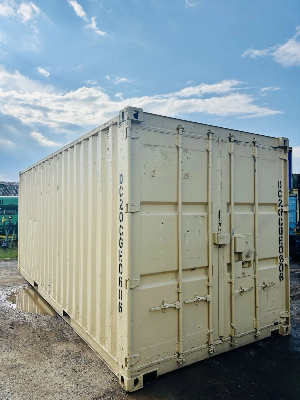 20ft Shipping Container. Excellent Condition. Delivery Available.