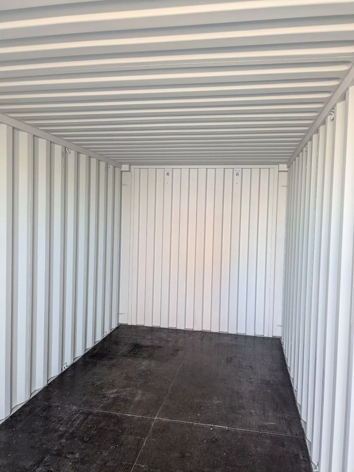 20FT Shipping Containers – Ideal for SELF-STORAGE| SOLD as SEEN - Image 3
