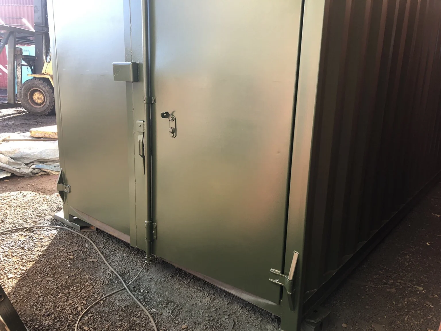 15 Foot 9ft 6 in high cube Shipping Container With Anti Condensation Paint. - Image 3