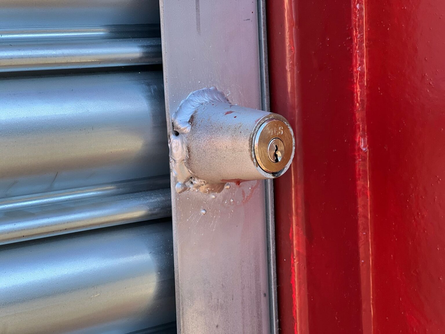 20ft Used Shipping Container with Roller Shutter Door - Image 5