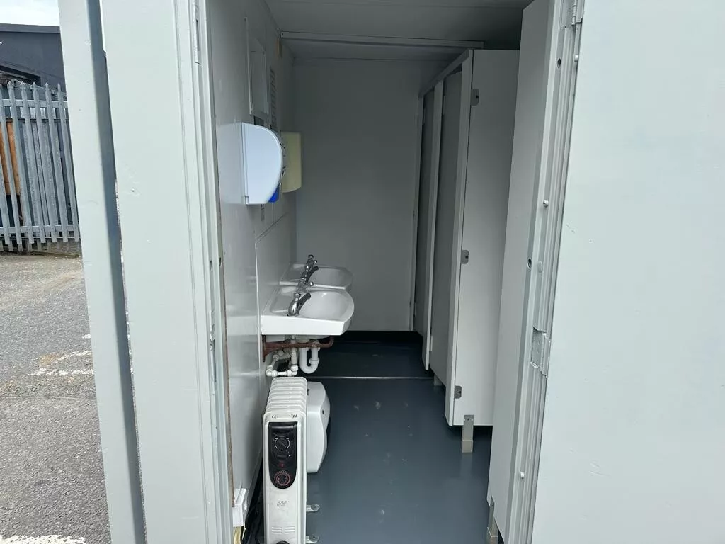 TOILET BLOCK 2+1 - Image 2
