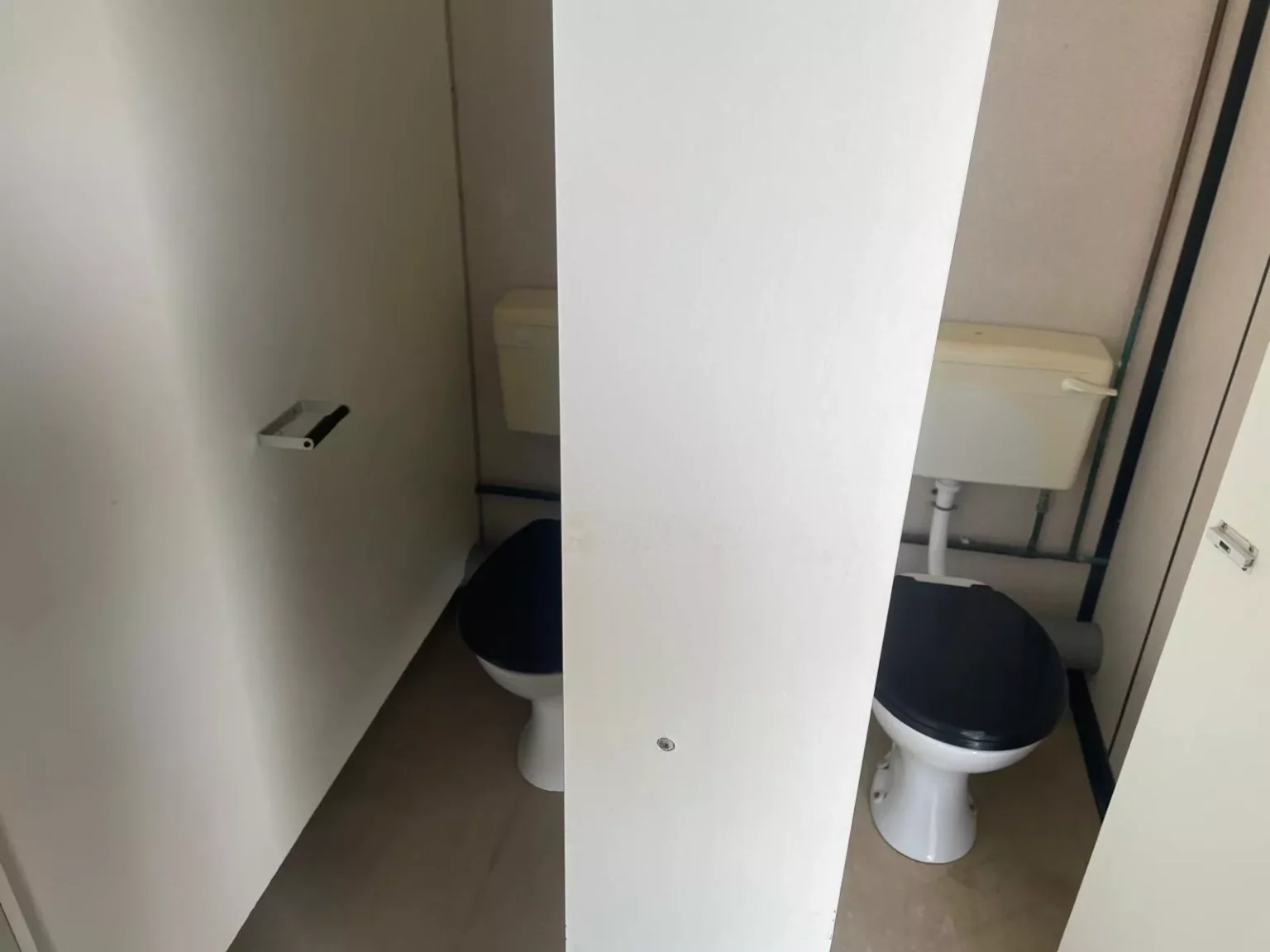 Anti vandal portable 3 plus 1 toilet unit in bury – Best service guaranteed - Image 7