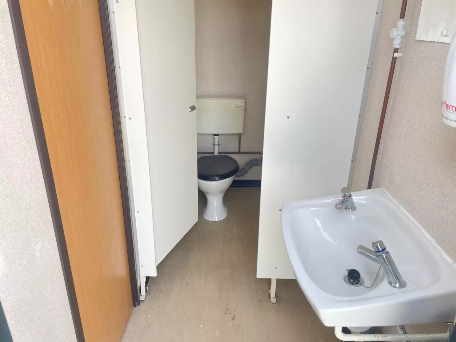 Anti vandal portable 3 plus 1 toilet unit in bury – Best service guaranteed - Image 4